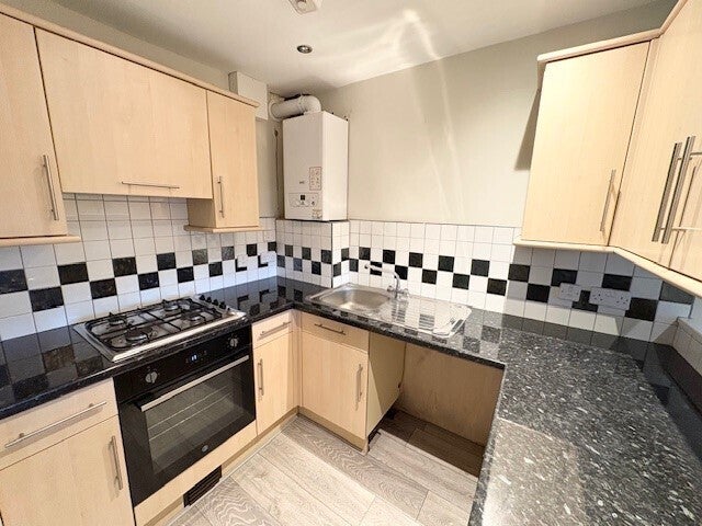 Flat Stowell Court in Bolton