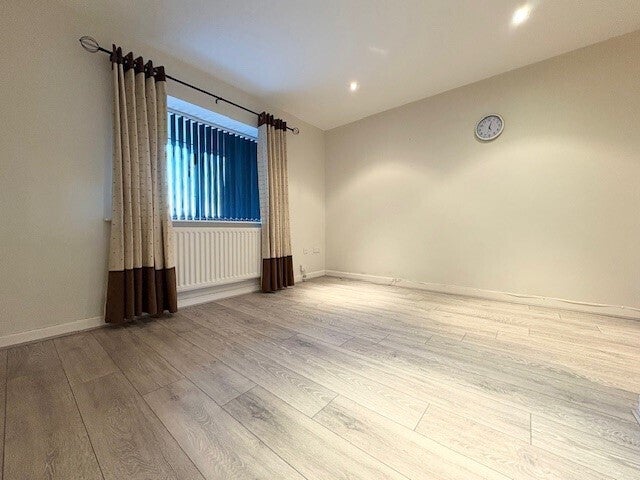 Flat Stowell Court in Bolton