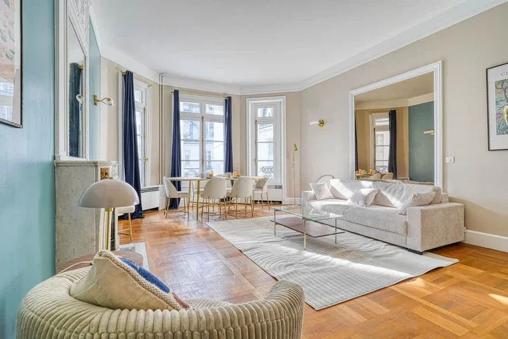 Flat Rue de la Pompe in Paris