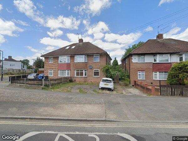 Flat Eastcote Lane in Greater London