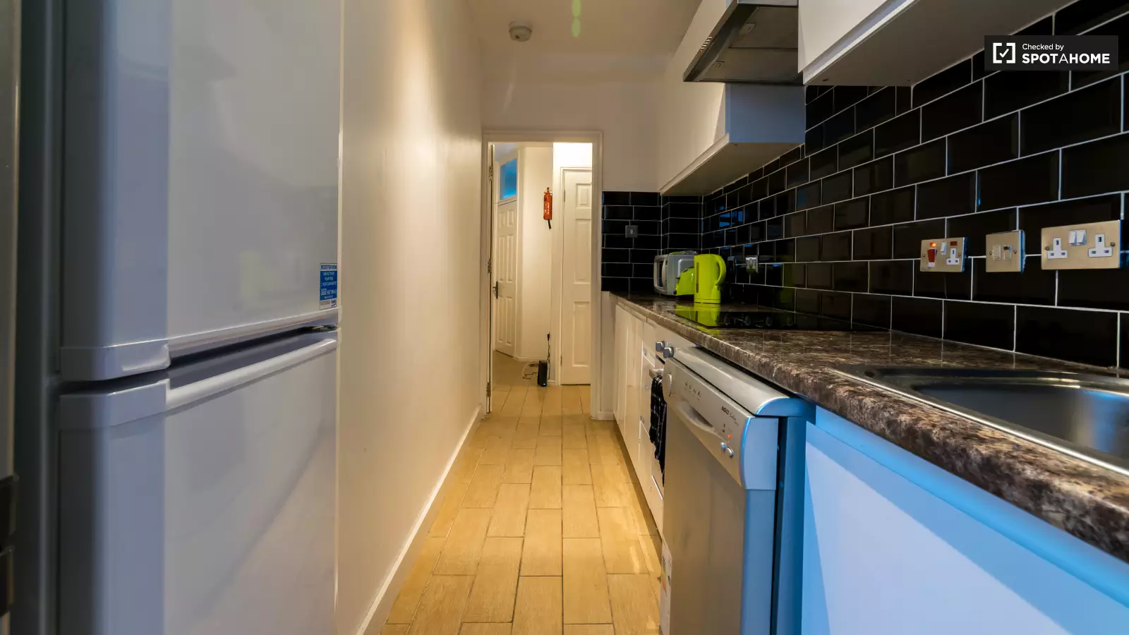 Flat Borrodaile Road in Greater London