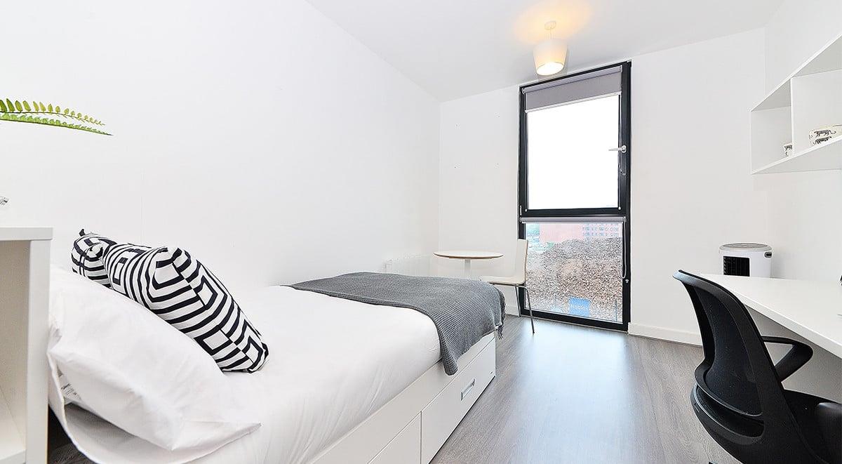 Flat Bromsgrove Street in Birmingham