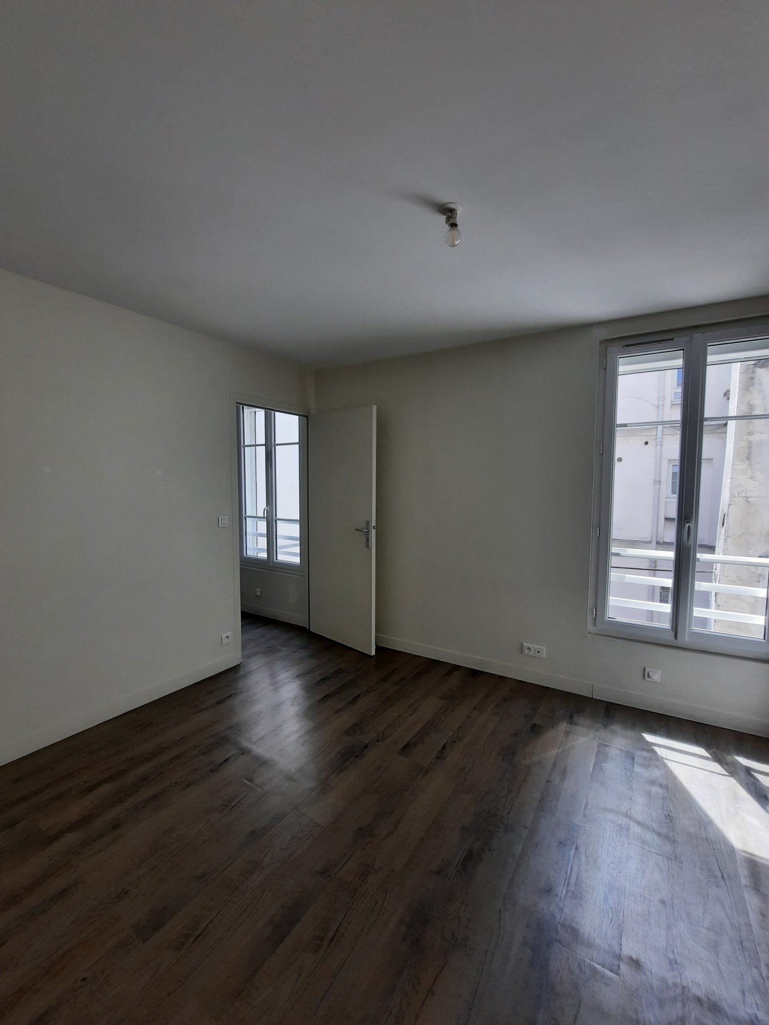 Flat Rue de Charonne in Paris