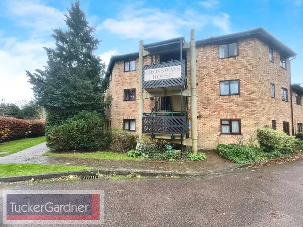 Flat Crossways Gardens in Cambridge