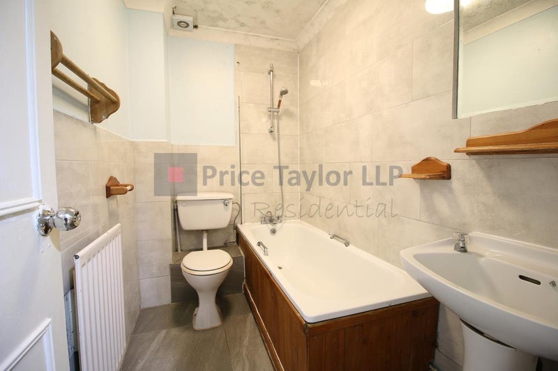Room Finsbury Park Avenue in Greater London