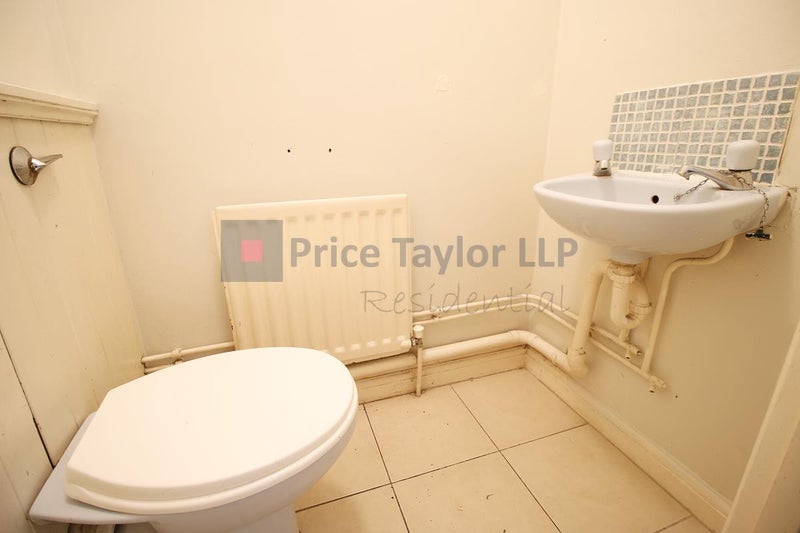 Room Finsbury Park Avenue in Greater London
