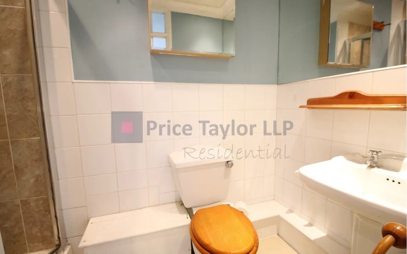 Room Finsbury Park Avenue in Greater London