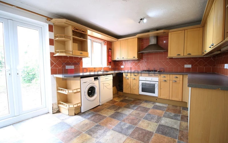 Room Finsbury Park Avenue in Greater London
