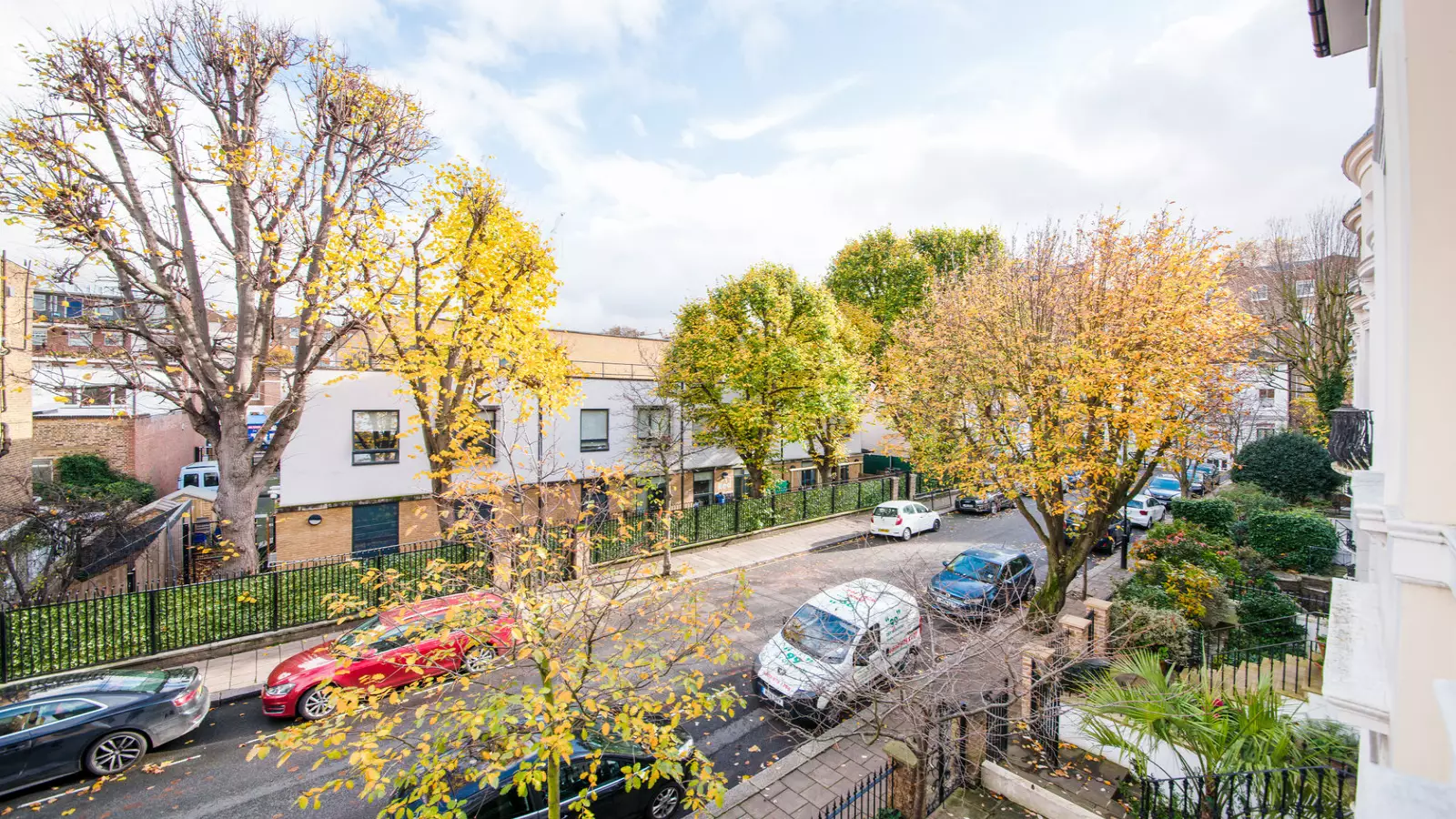 Flat Monmouth Road in City of Westminster