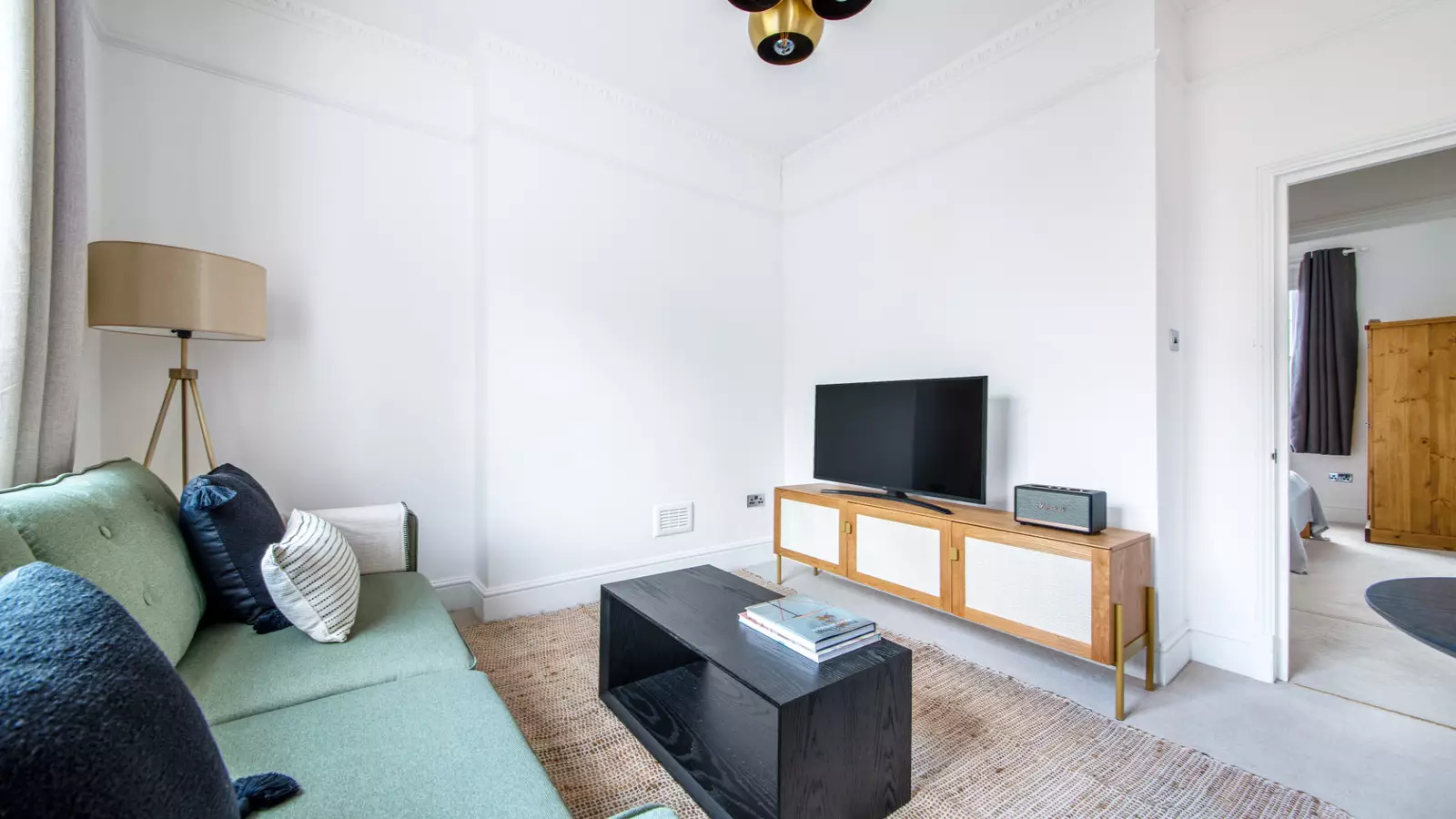 Flat Monmouth Road in City of Westminster