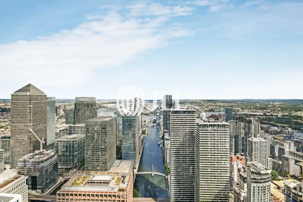 Flat Clove Crescent in Greater London