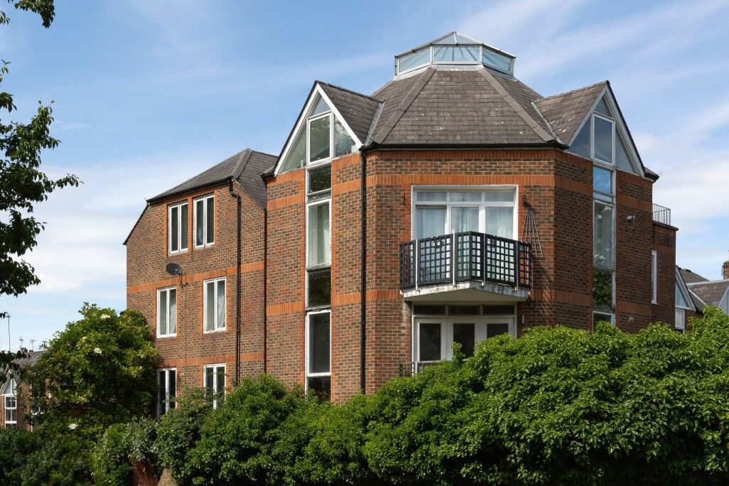 Flat Ridings Close in Greater London