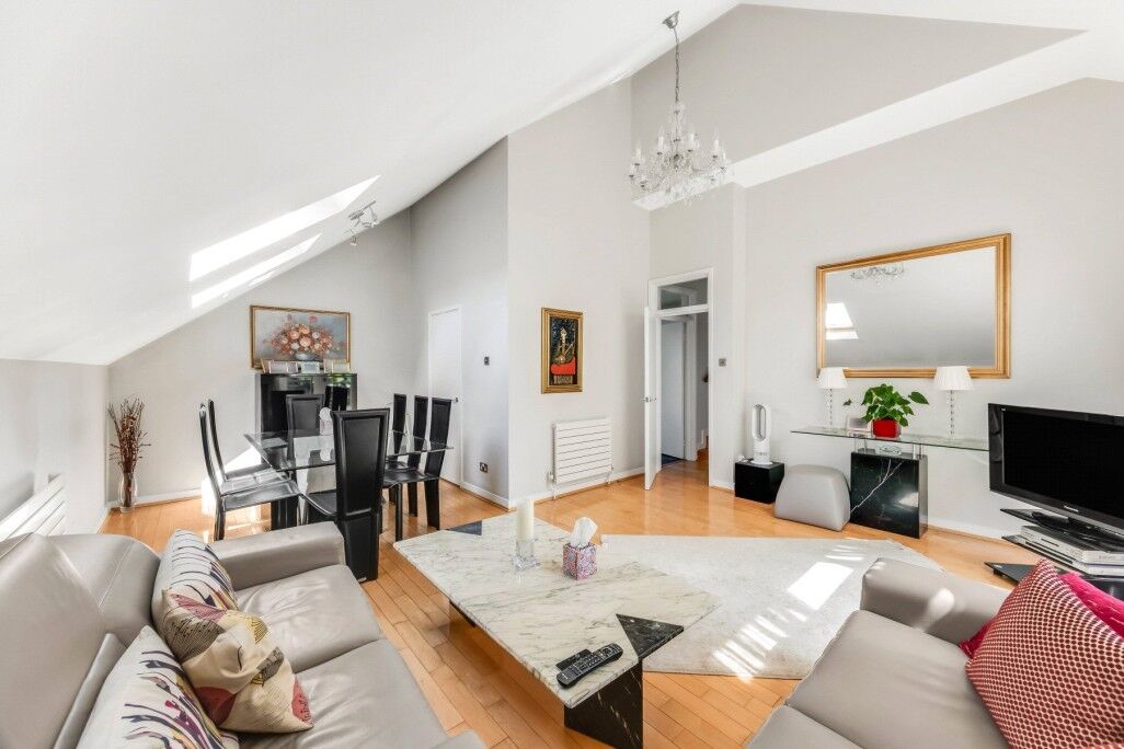 Flat Ridings Close in Greater London