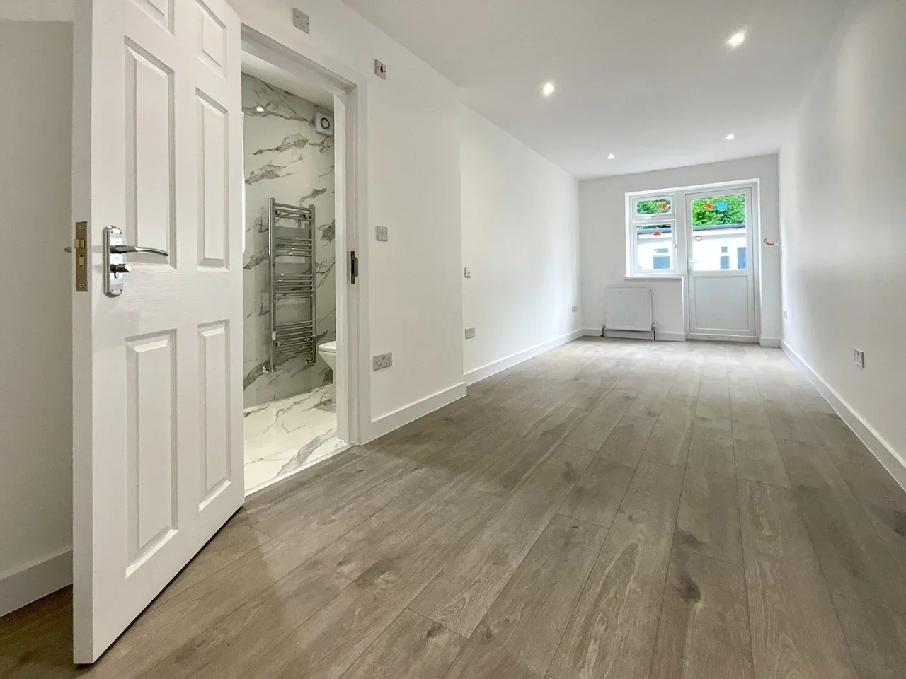 Room Seymour Road in Slough