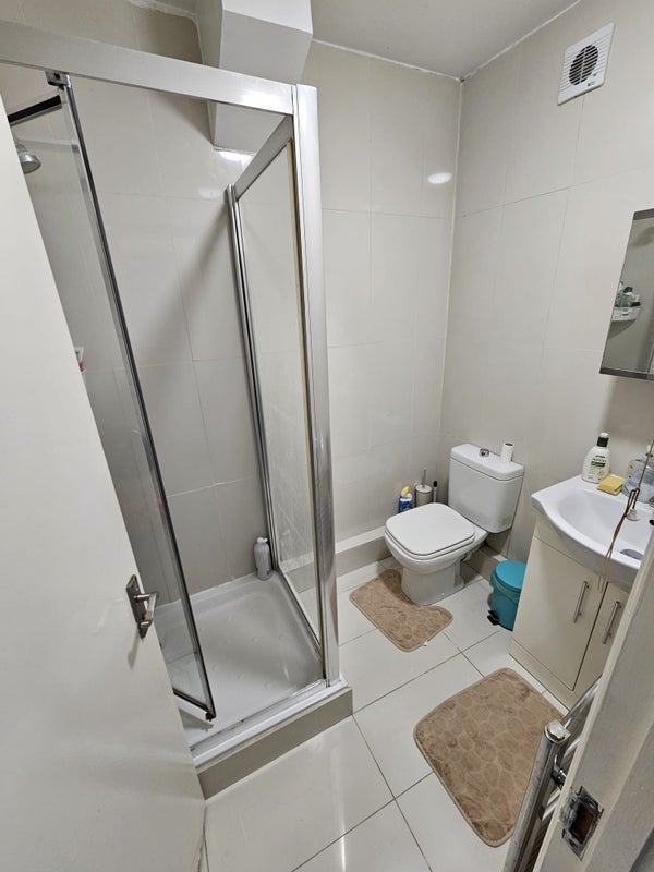 Room Albion Road in Greater London