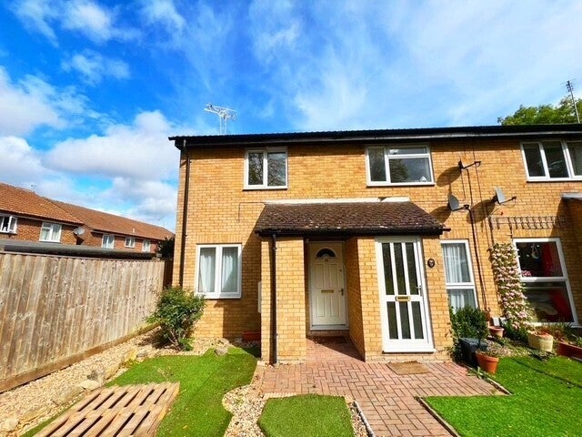 Flat Fox Wood in Swindon