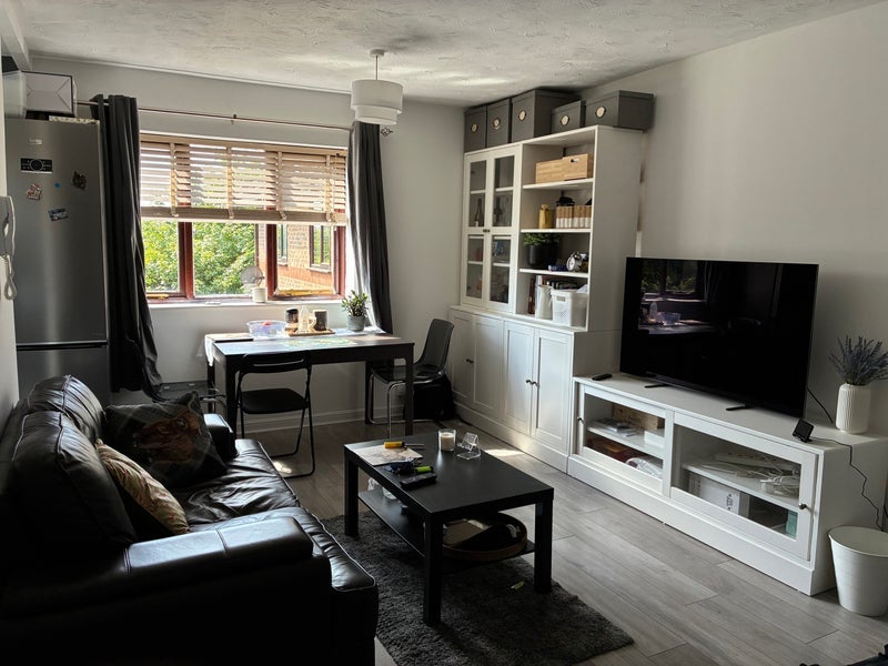 Room Dalrymple Close in Greater London