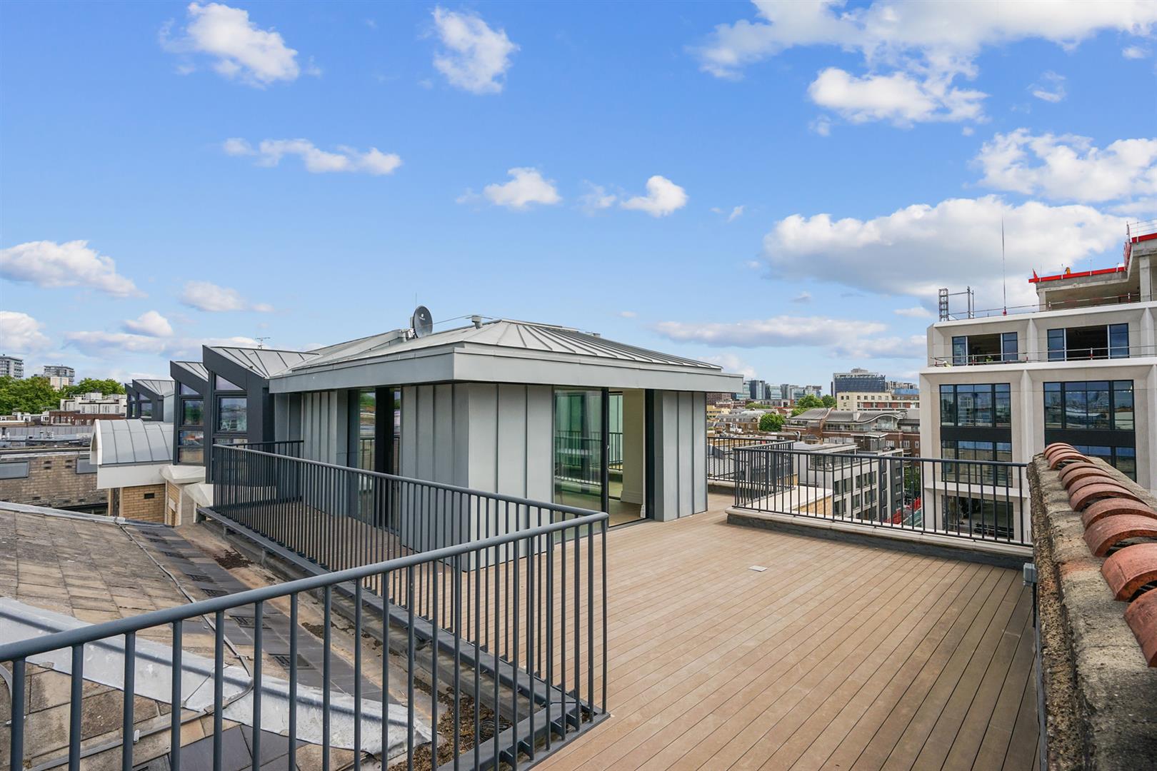 Flat Kensington Gardens Square in City of Westminster