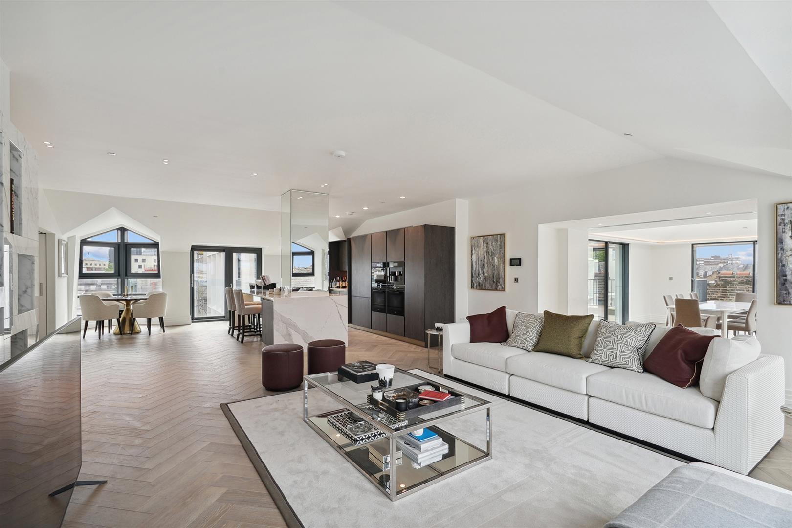 Flat Kensington Gardens Square in City of Westminster