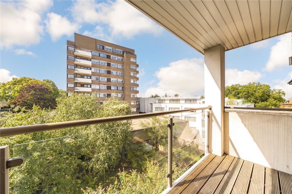 Flat Alexandra Road in Greater London