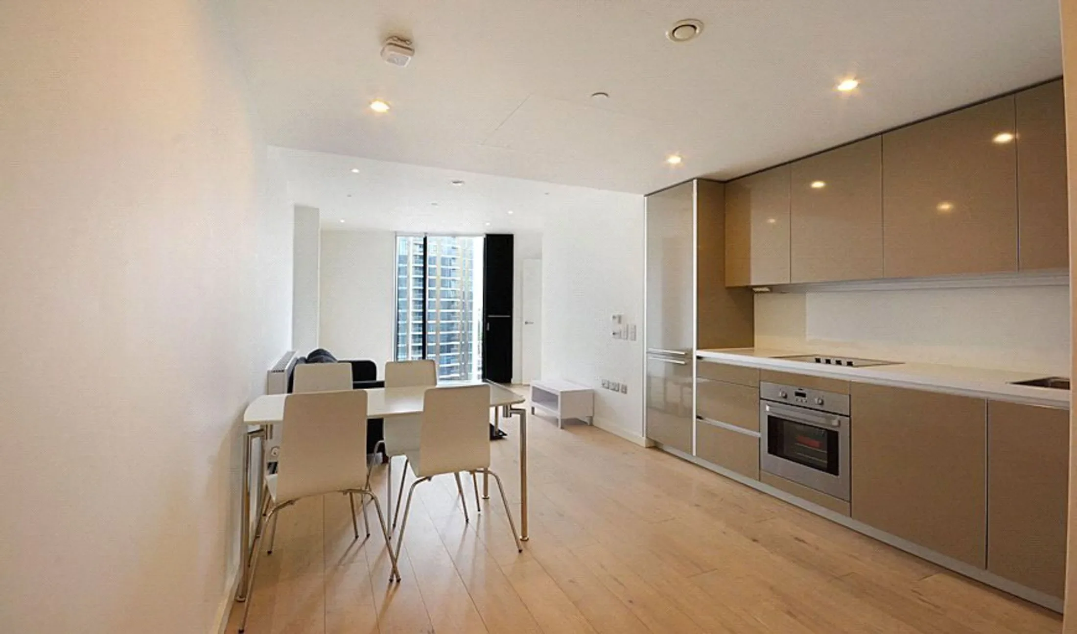 Flat Wollaston Close in Greater London
