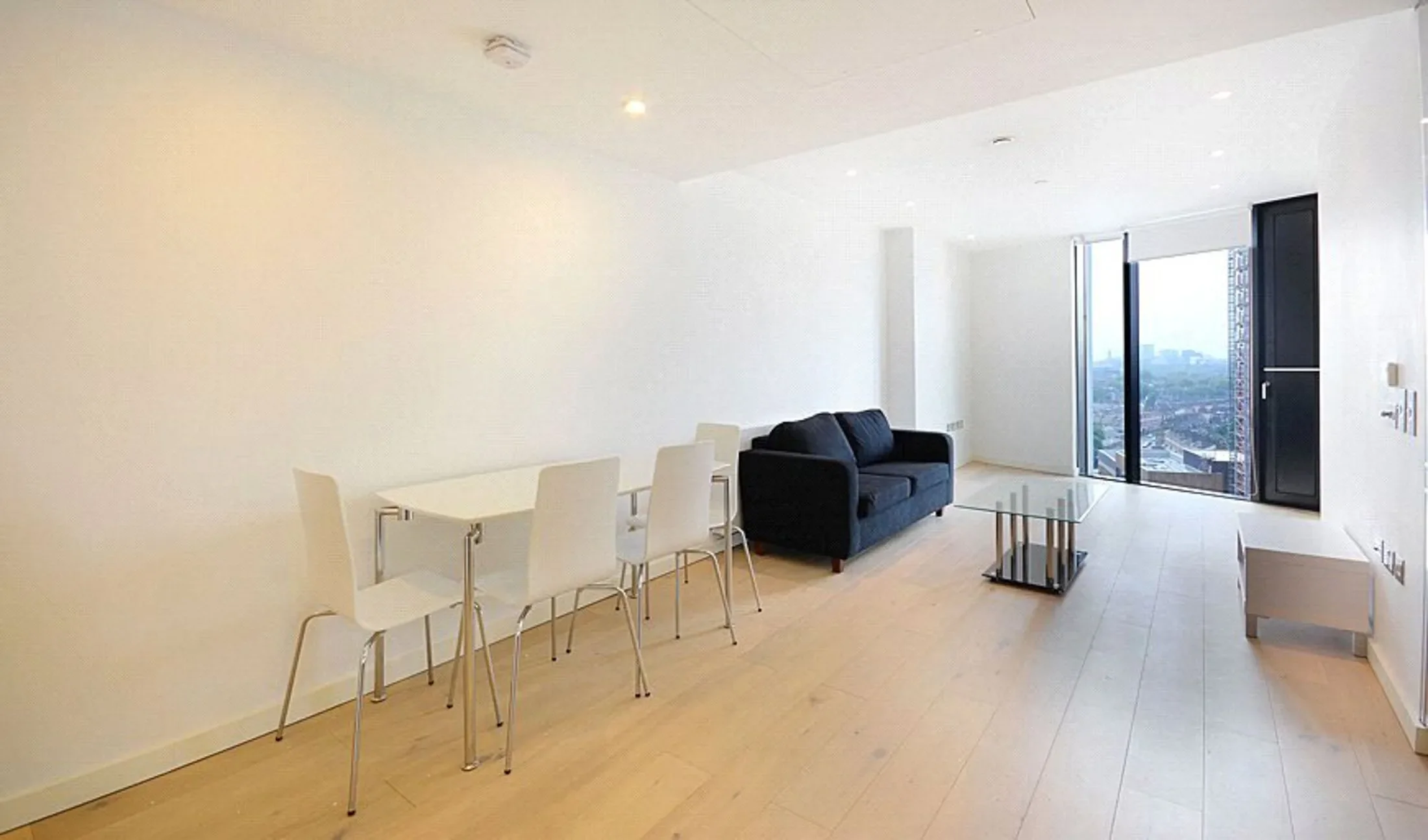 Flat Wollaston Close in Greater London