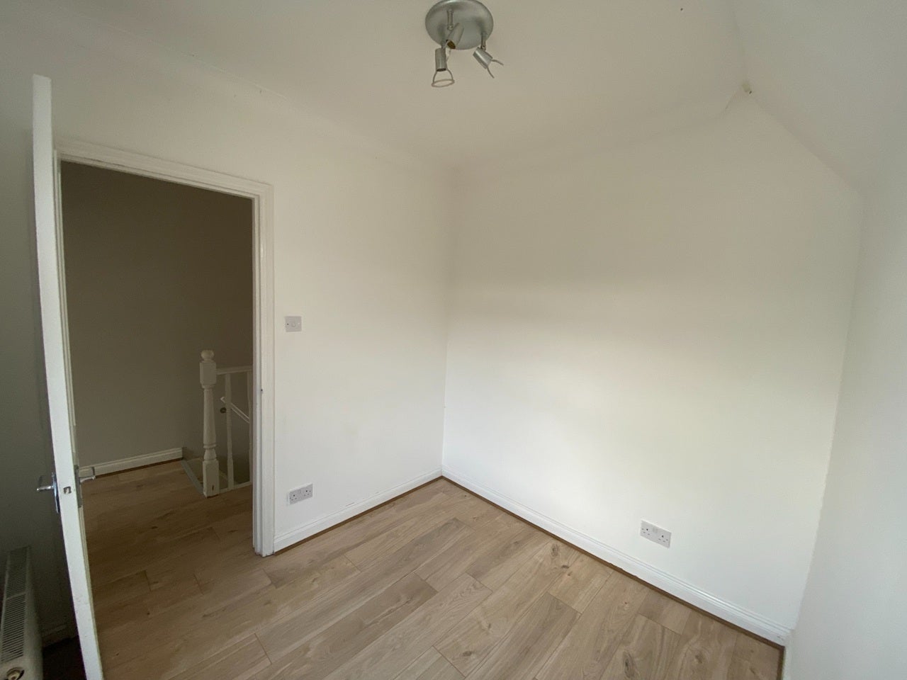 Flat Ranelagh Road in Greater London