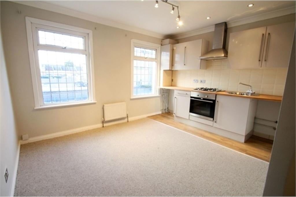 Flat Ranelagh Road in Greater London