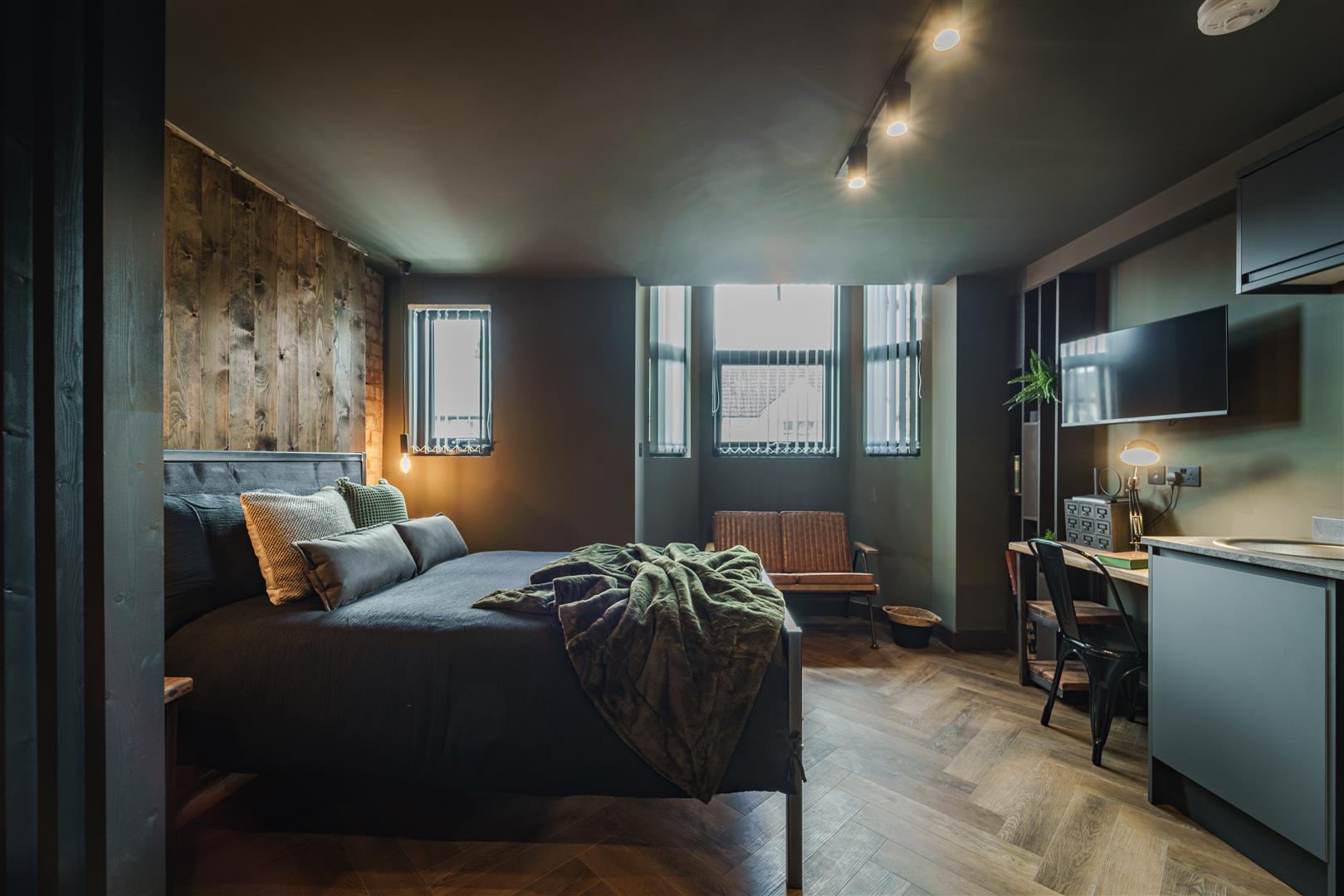 Room Earlsdon Avenue North in Coventry