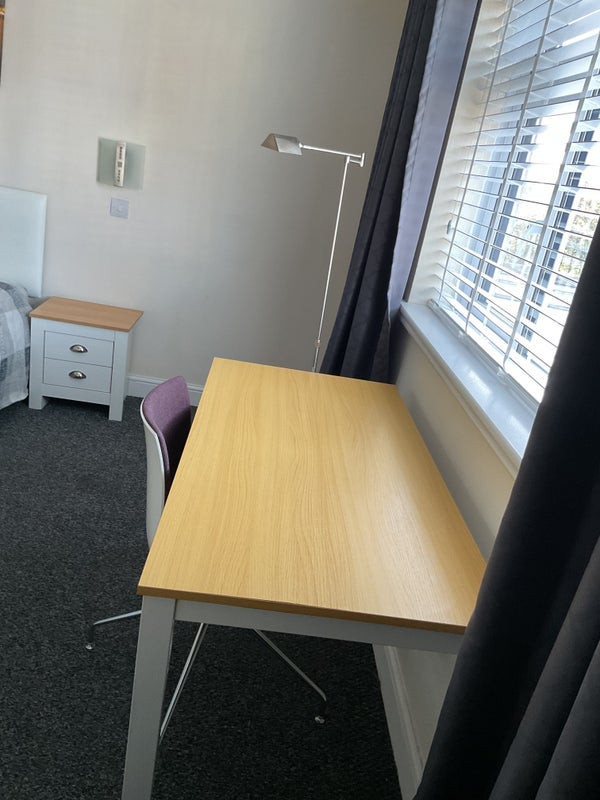 Room Arundel Close in Greater London