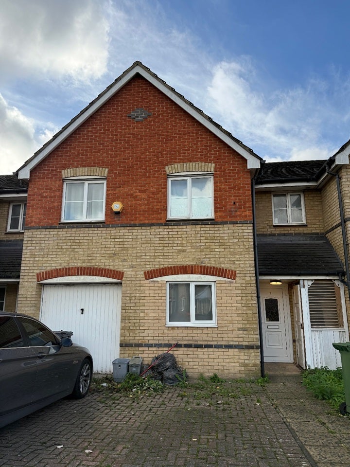 House Joseph Hardcastle Close in Greater London