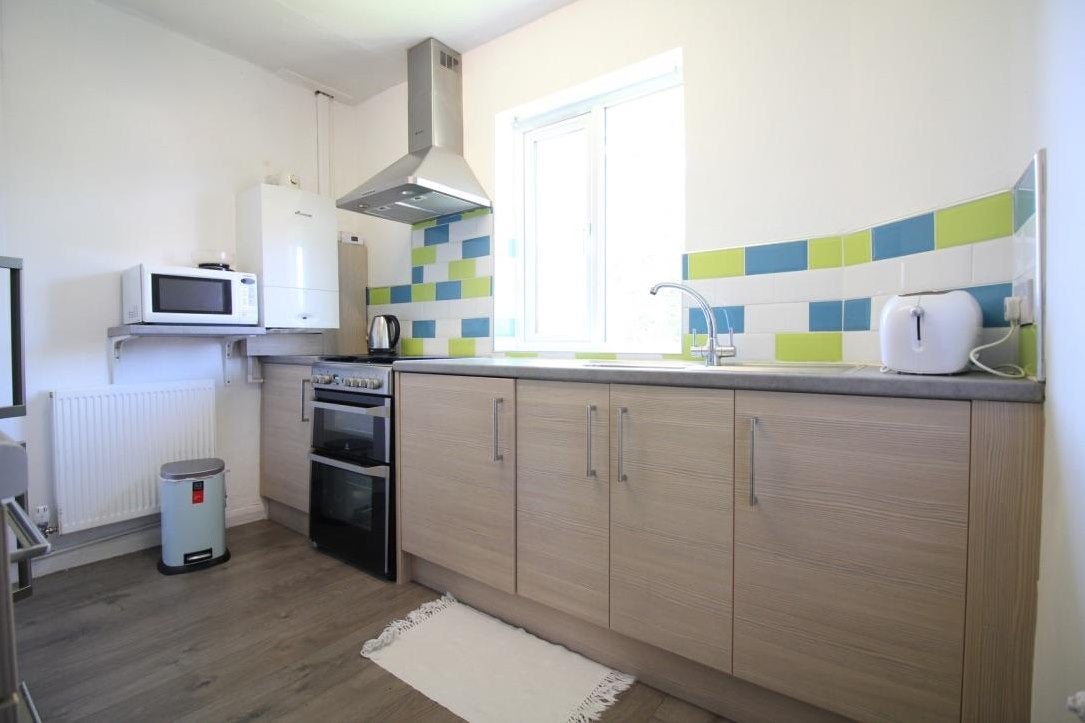 House Spring Grove Crescent in Greater London