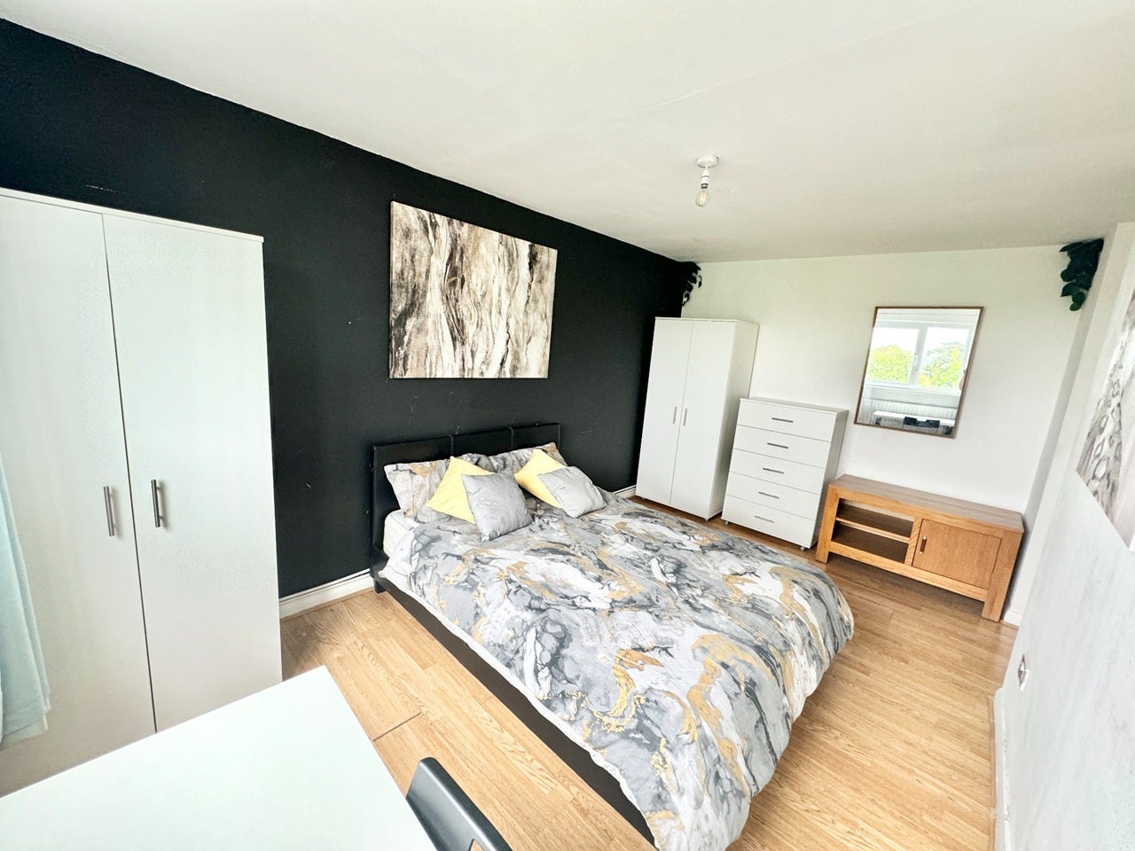 Room Clarence Lane in Greater London