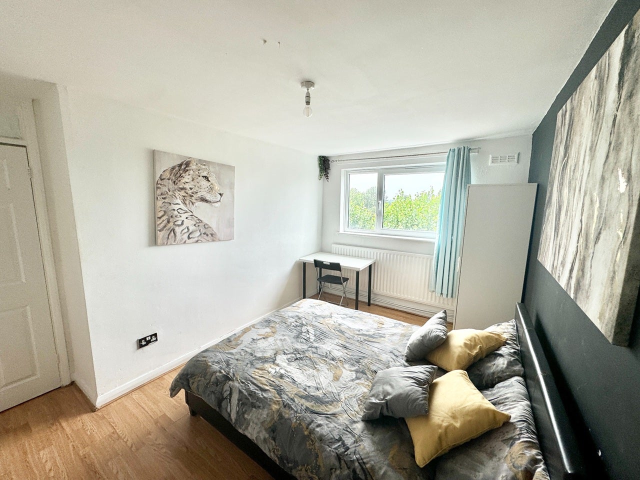 Room Clarence Lane in Greater London