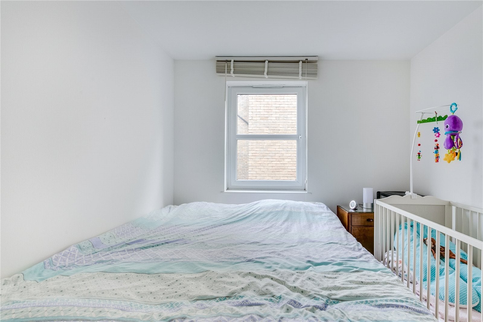 Flat Weavers Way in Greater London