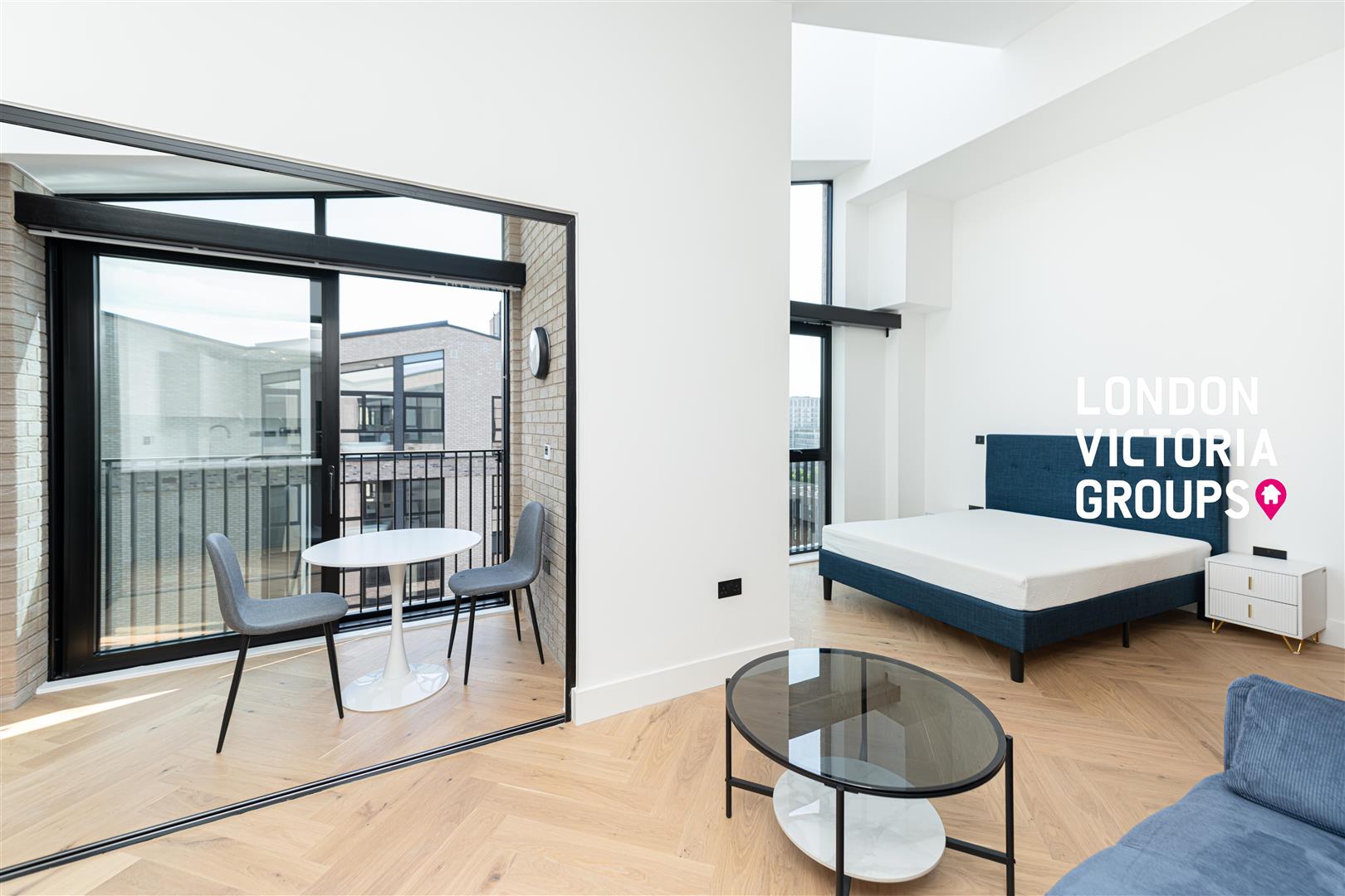 Flat Worgan Street in Greater London