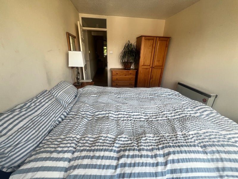 Room Shuttleworth Road in Greater London
