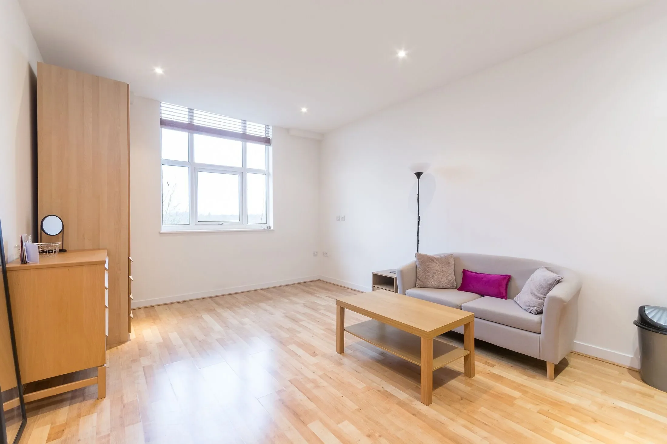 Flat Bromyard Avenue in Greater London