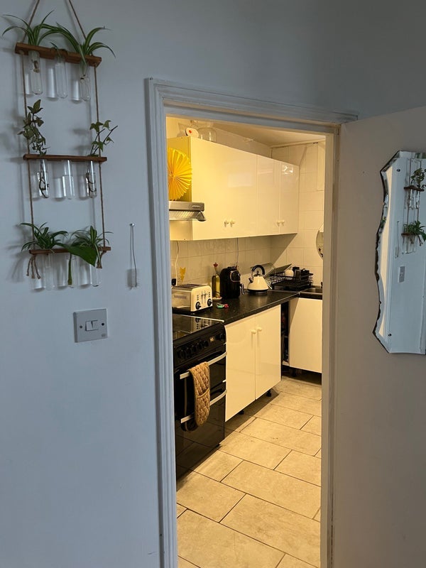 Room Stoke Newington High Street in Greater London