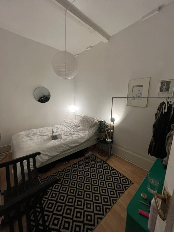 Room Stoke Newington High Street in Greater London