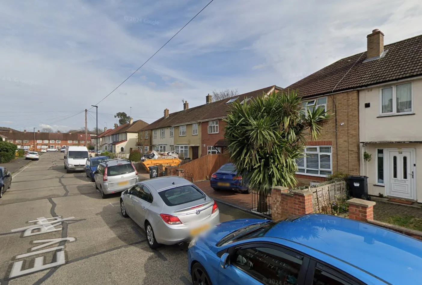 Flat Ely Road in Greater London