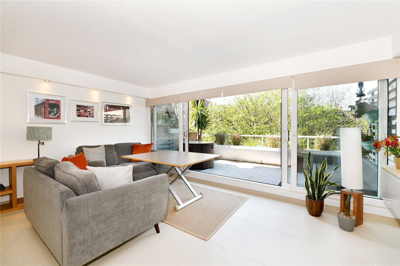 Flat Albion Mews in City of Westminster