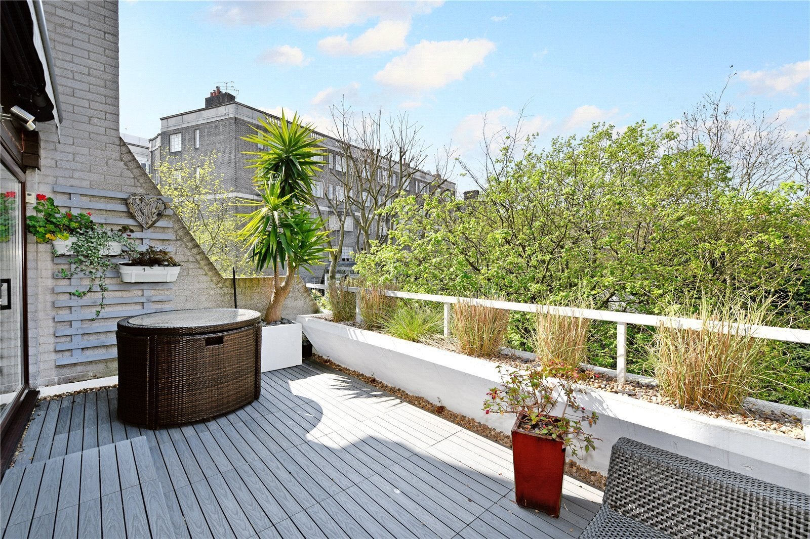 Flat Albion Mews in City of Westminster