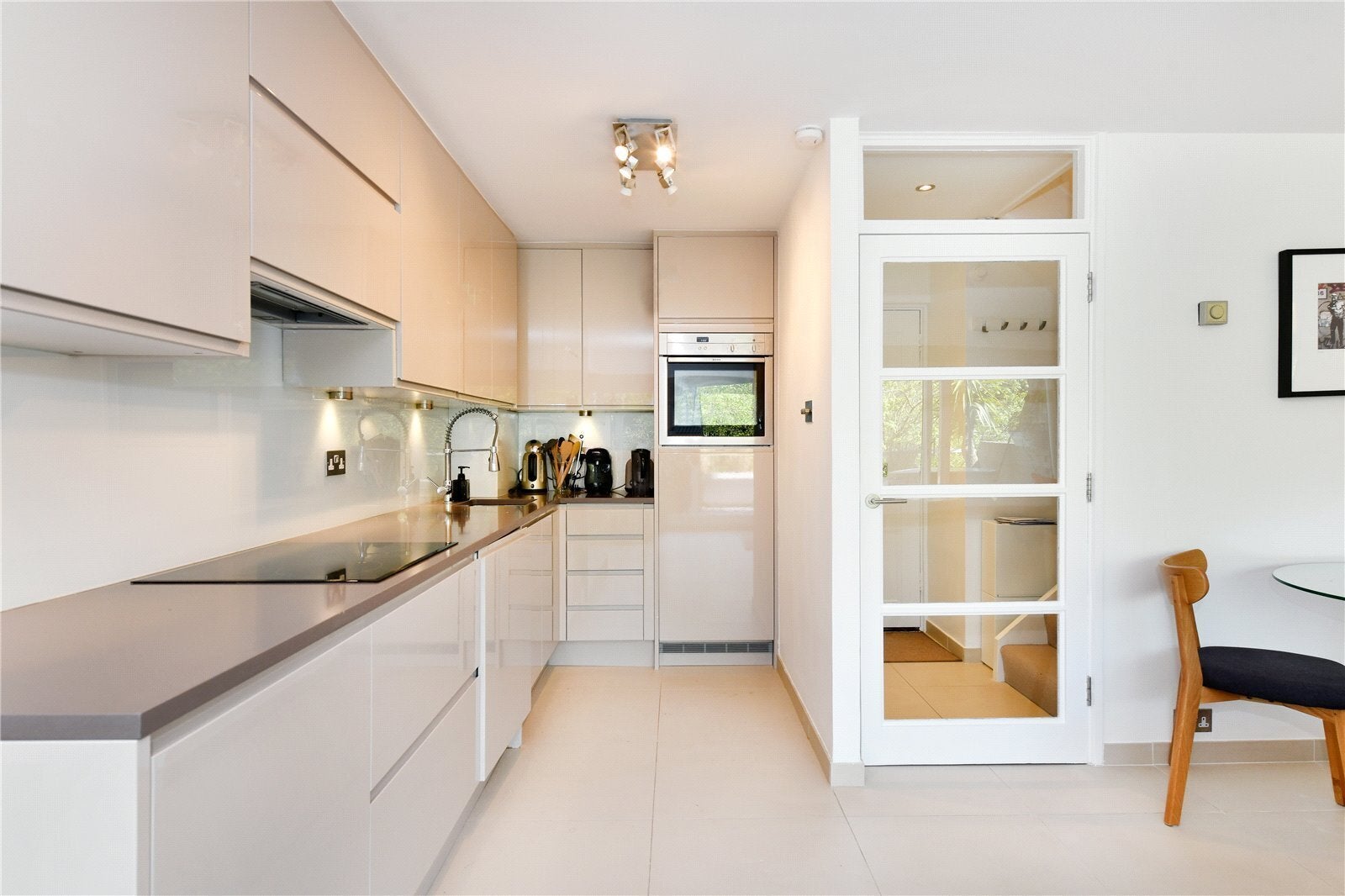 Flat Albion Mews in City of Westminster