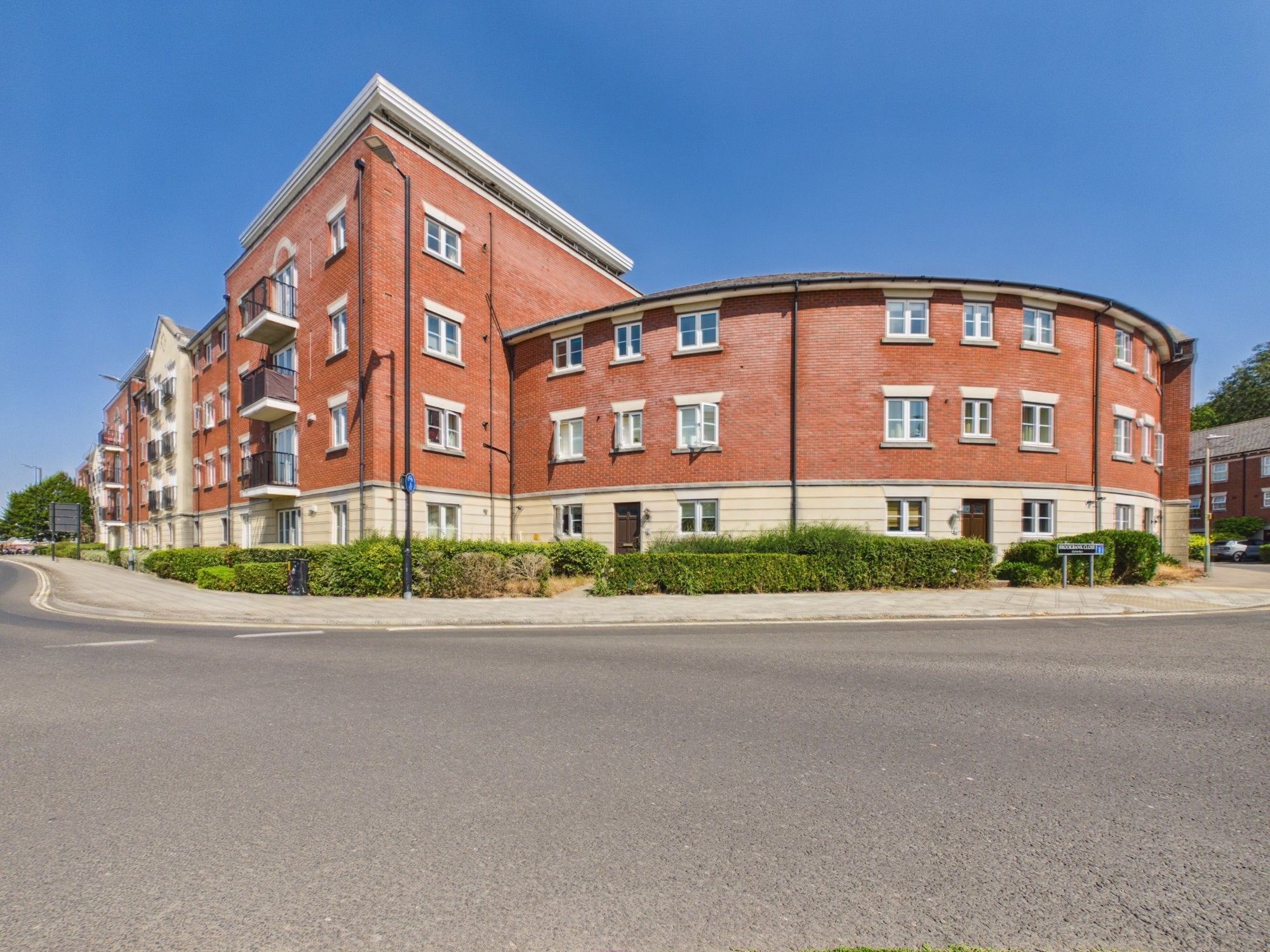 Room Brookbank Close in Cheltenham