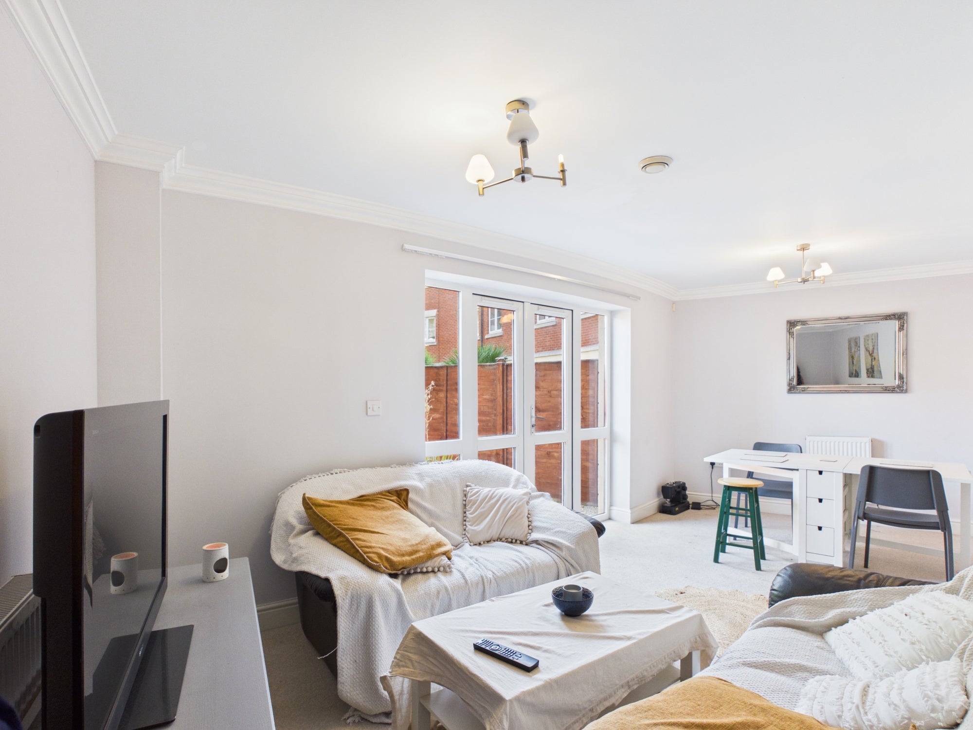Room Brookbank Close in Cheltenham