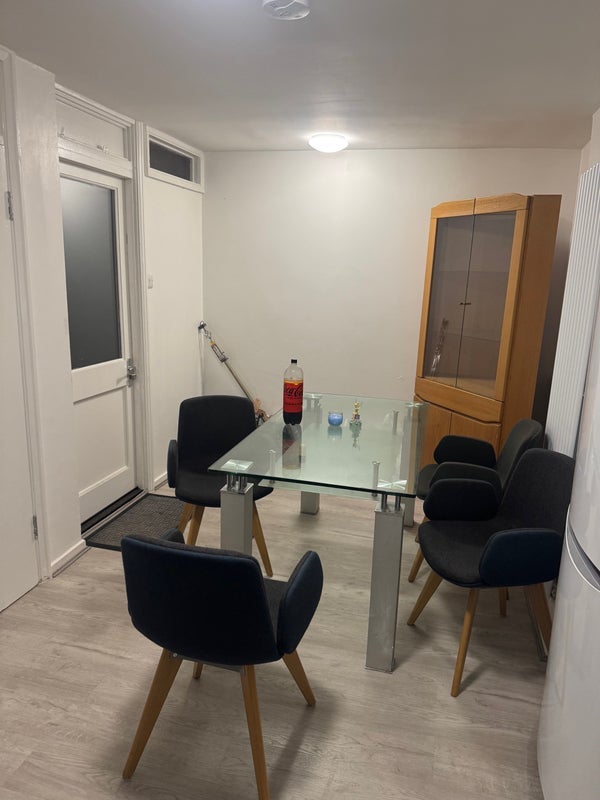 Room Pelly Road in Greater London