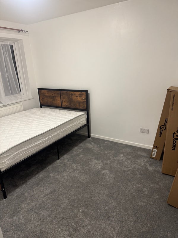 Room Pelly Road in Greater London