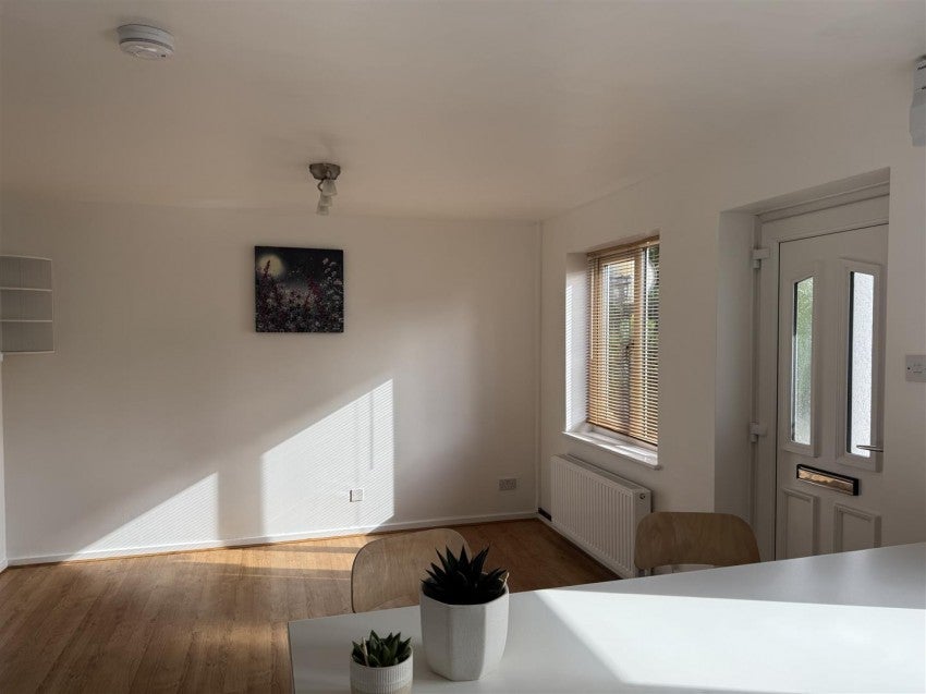 Flat Underhill Close in Newport