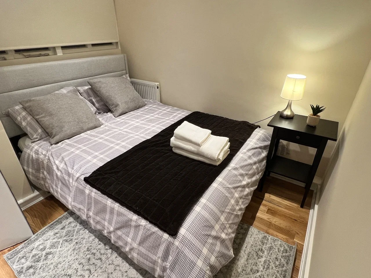 Flat Cornwall Gardens in Greater London